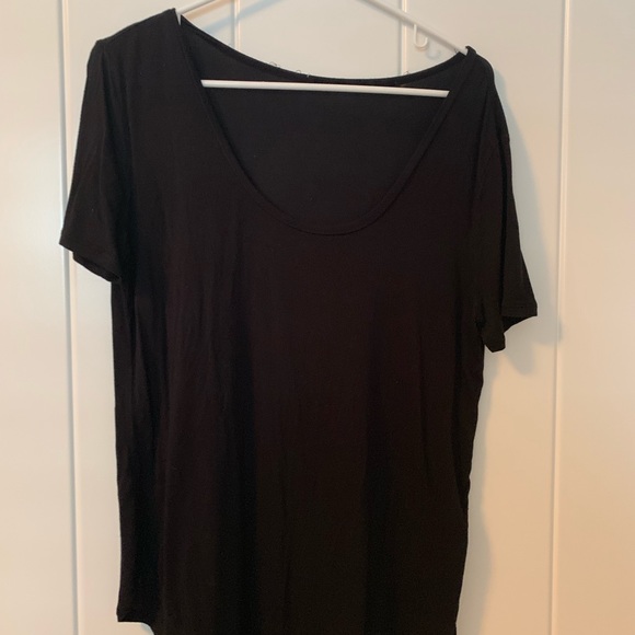 Plain black shirt - Picture 1 of 1